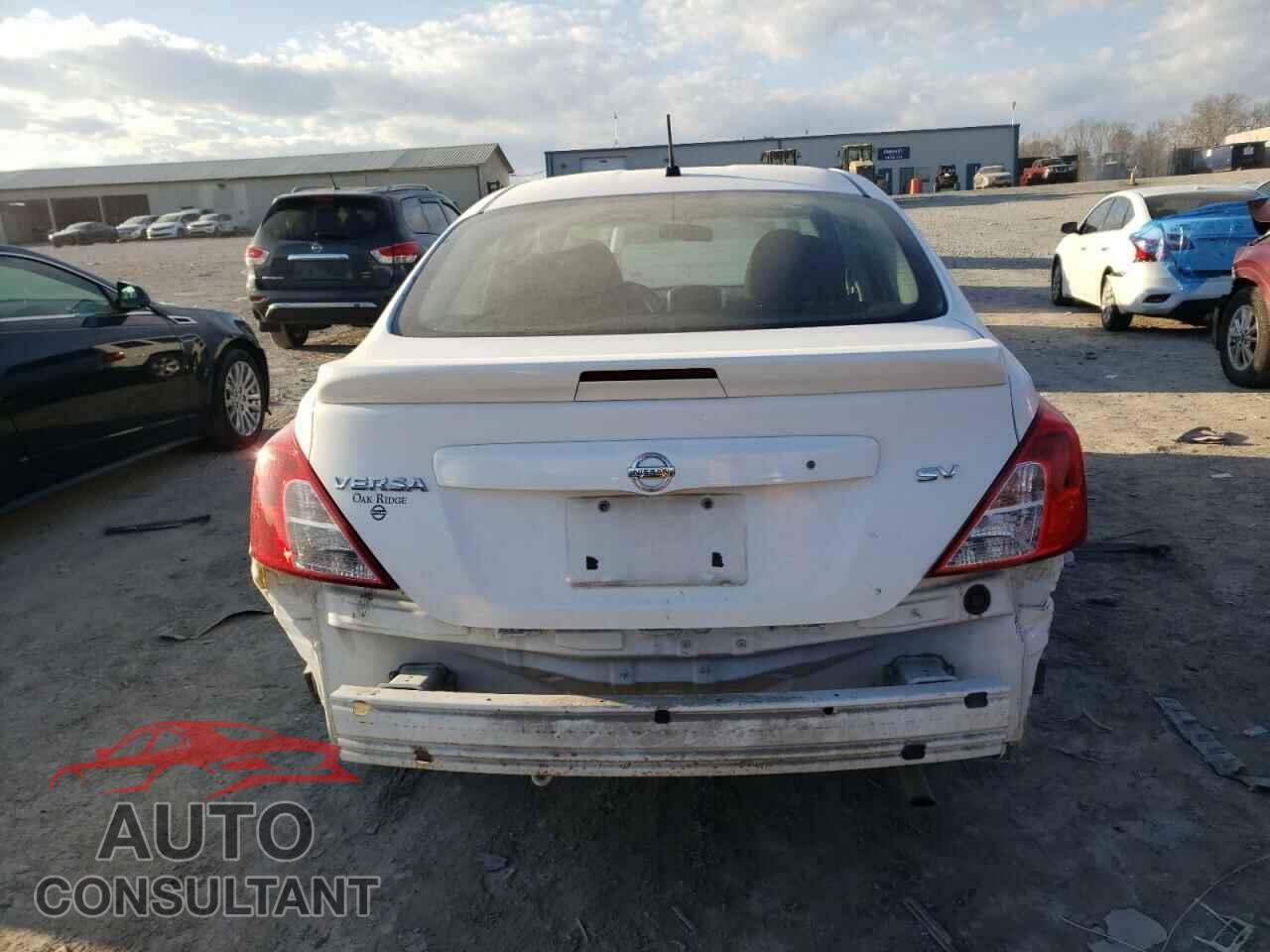 NISSAN VERSA 2017 - 3N1CN7AP3HL833201