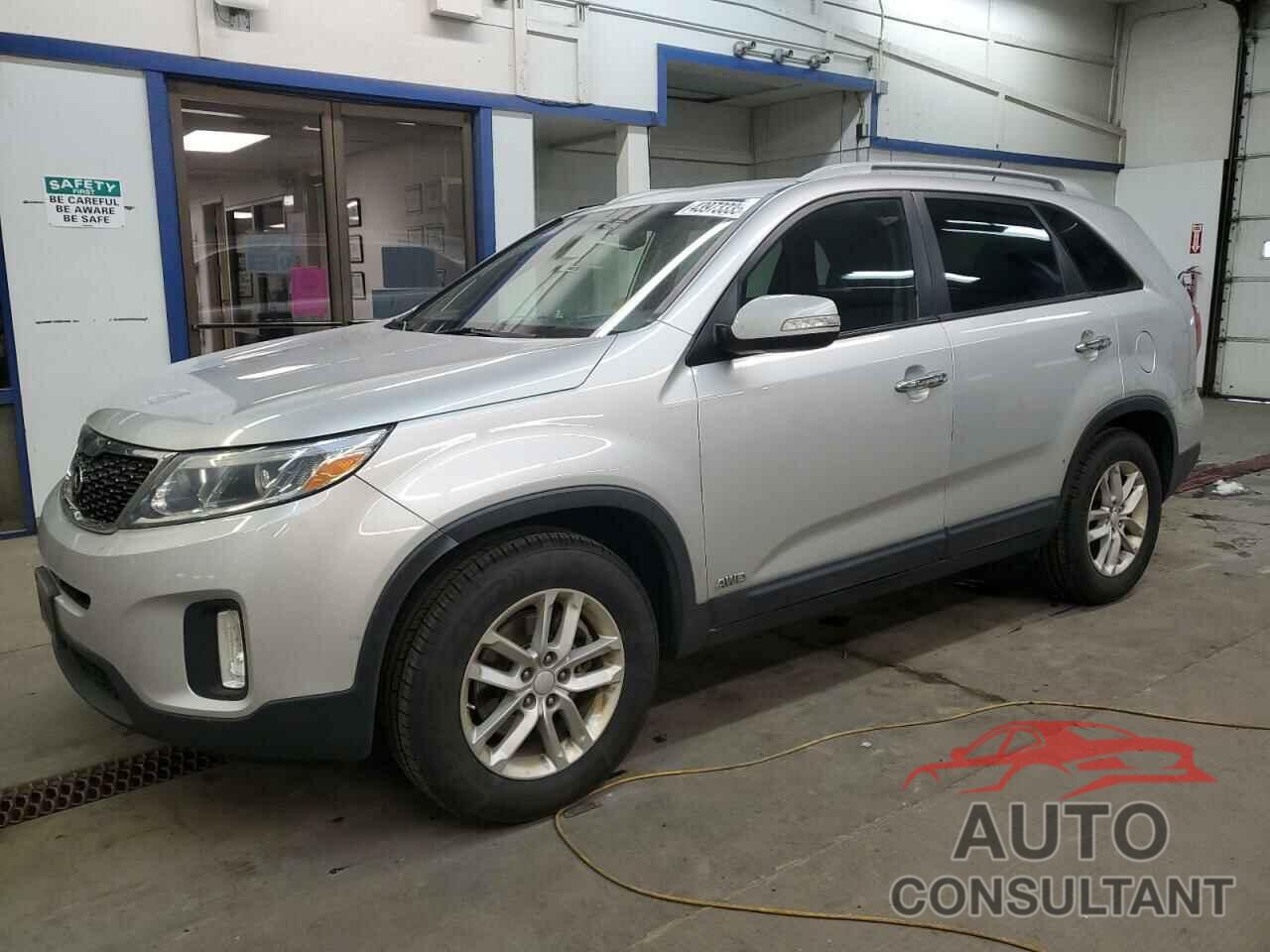 KIA SORENTO 2015 - 5XYKTDA64FG613039