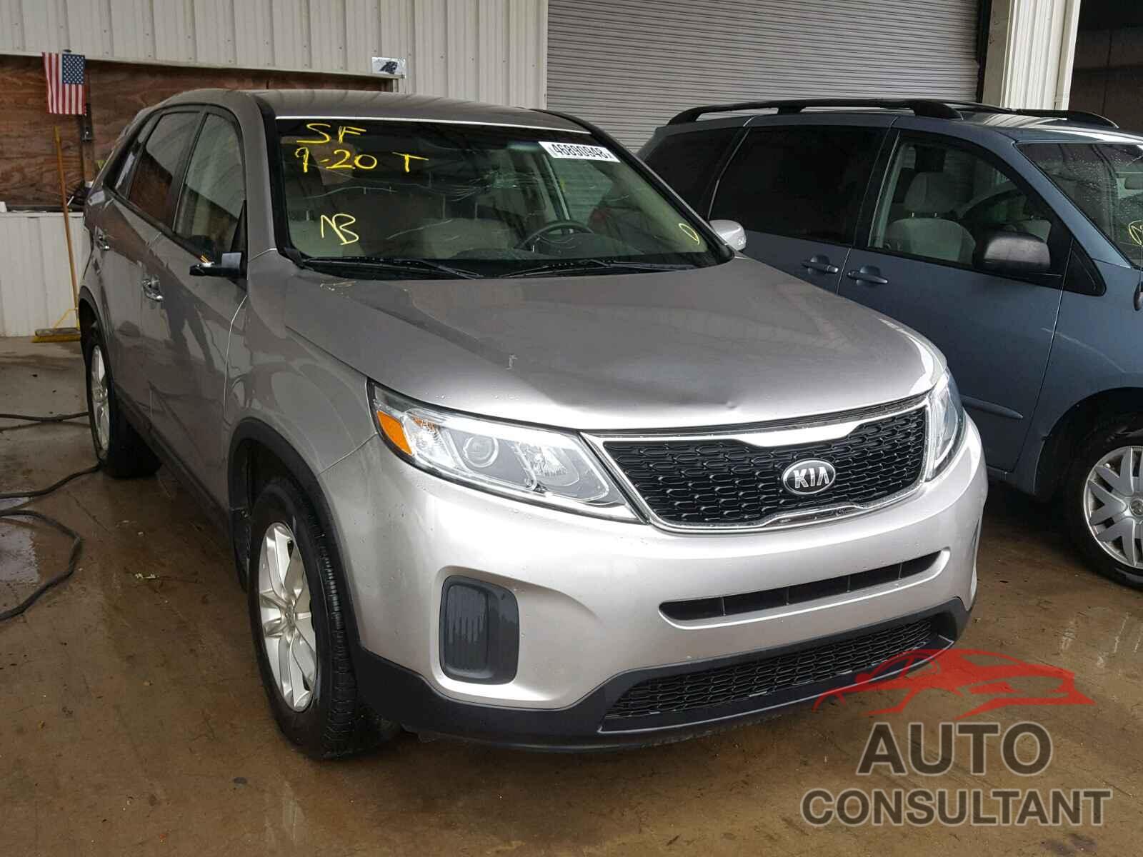 KIA SORENTO LX 2015 - 5XYKT3A64FG553645