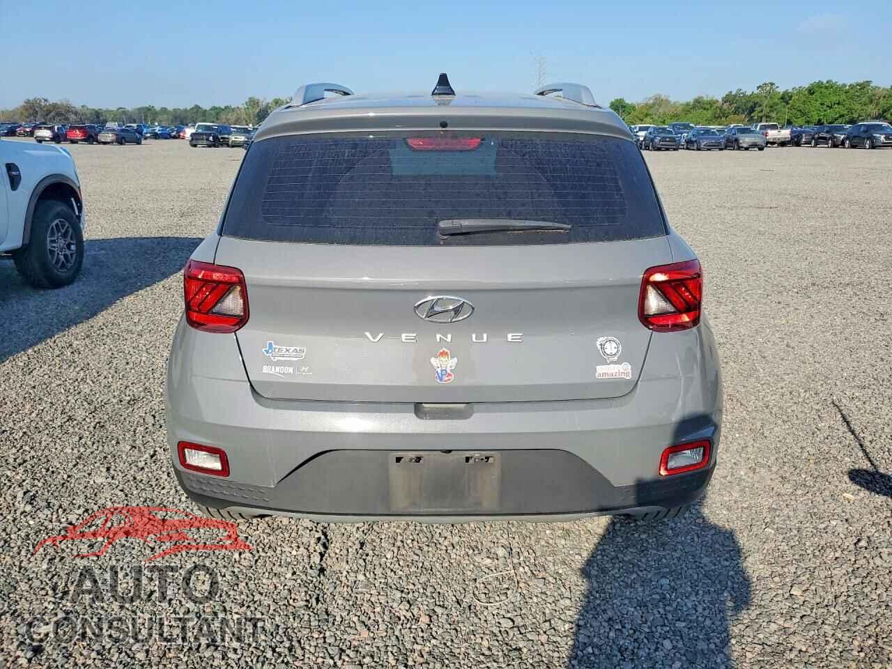 HYUNDAI VENUE 2022 - KMHRC8A33NU200033