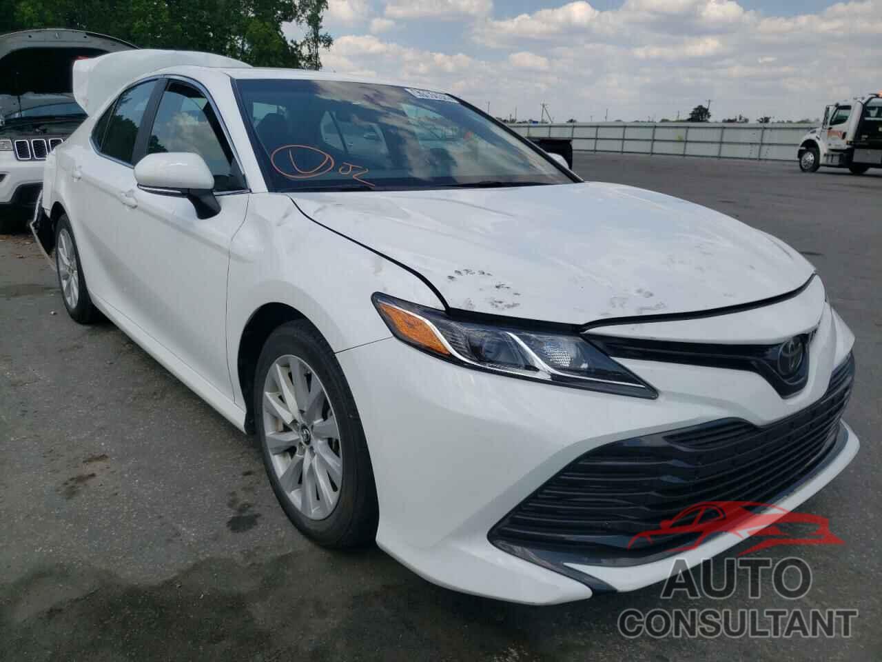 TOYOTA CAMRY 2018 - 4T1B11HK0JU649806