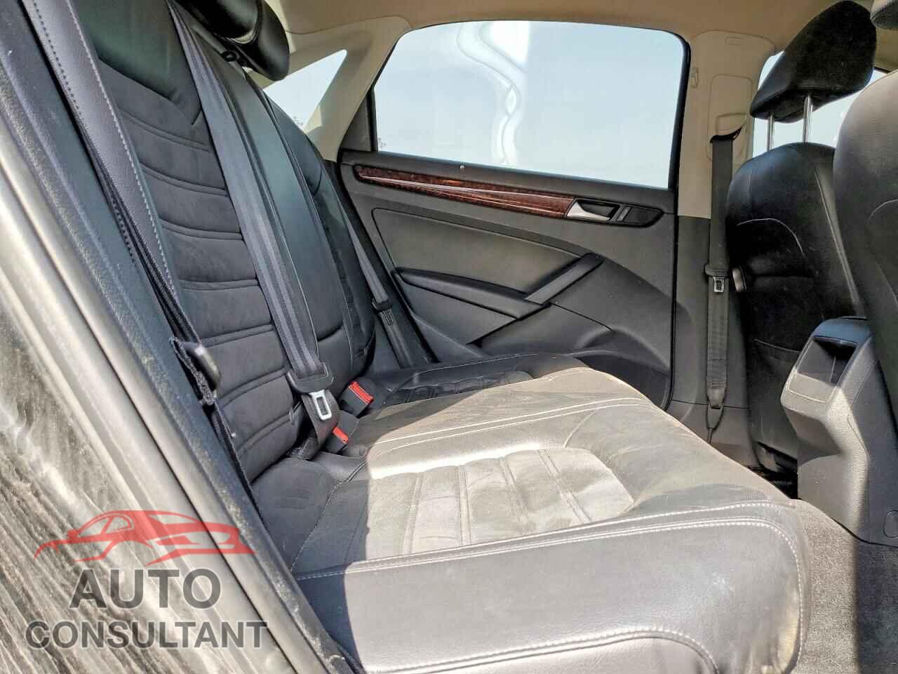 VOLKSWAGEN PASSAT 2012 - 1VWCP7A37CC088409