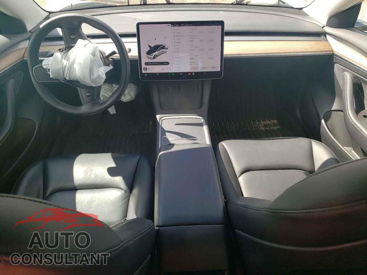 TESLA MODEL 3 2021 - 5YJ3E1EAXMF031821