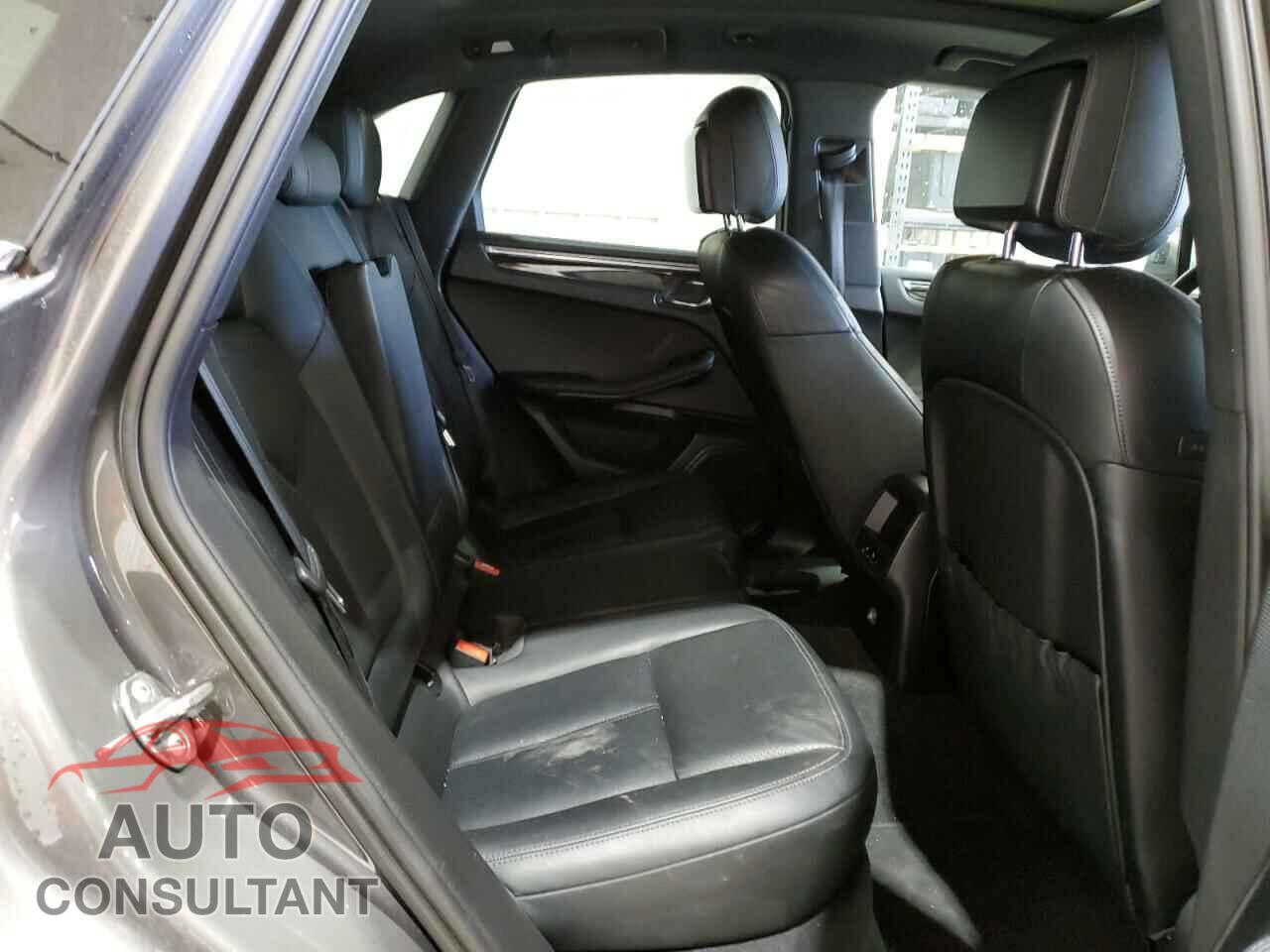 PORSCHE MACAN 2015 - WP1AB2A59FLB64454