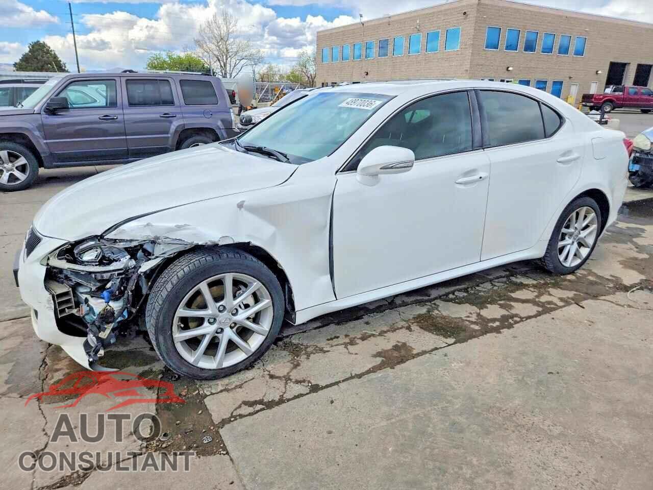 LEXUS IS 2012 - JTHCF5C24C5058107