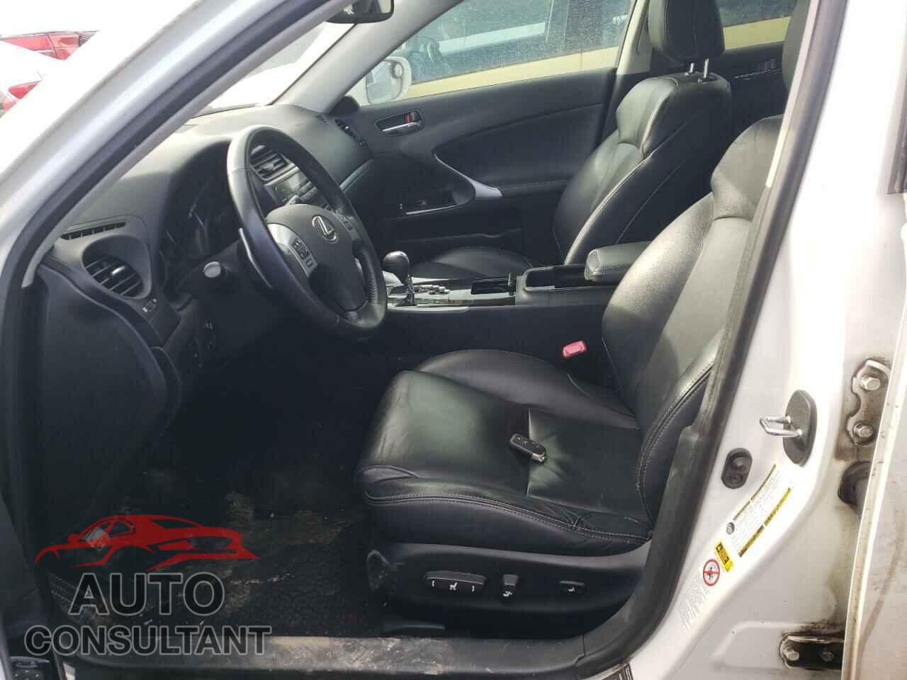 LEXUS IS 2011 - JTHCF5C21B5052246