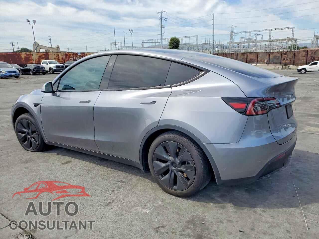 TESLA MODEL Y 2024 - 7SAYGDEE4RA295225