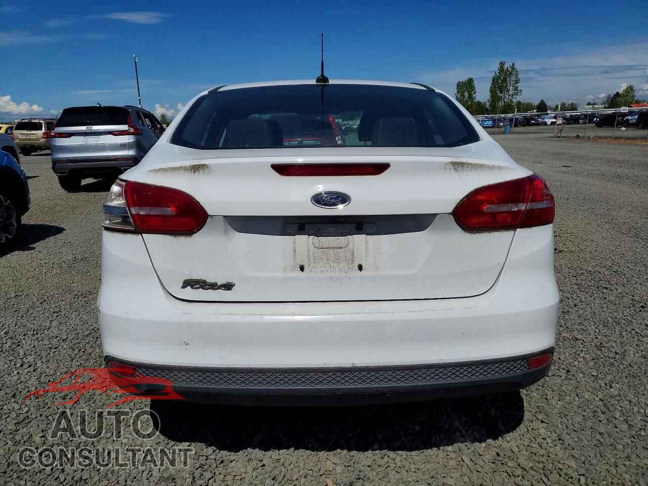 FORD FOCUS 2017 - 1FADP3E28HL329375