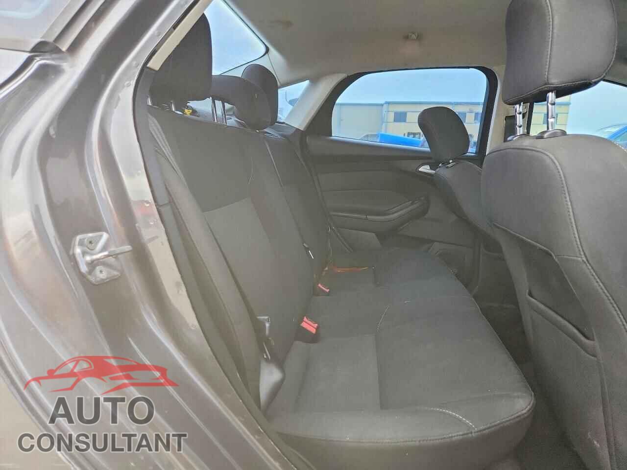 FORD FOCUS 2016 - 1FADP3F27GL267562