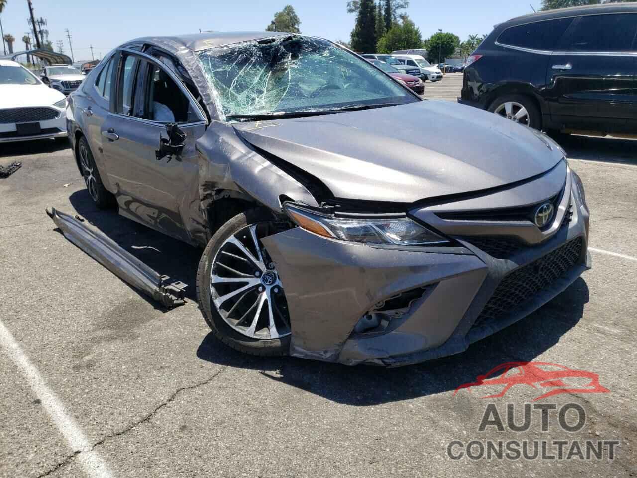 TOYOTA CAMRY 2018 - 4T1B11HK0JU012382