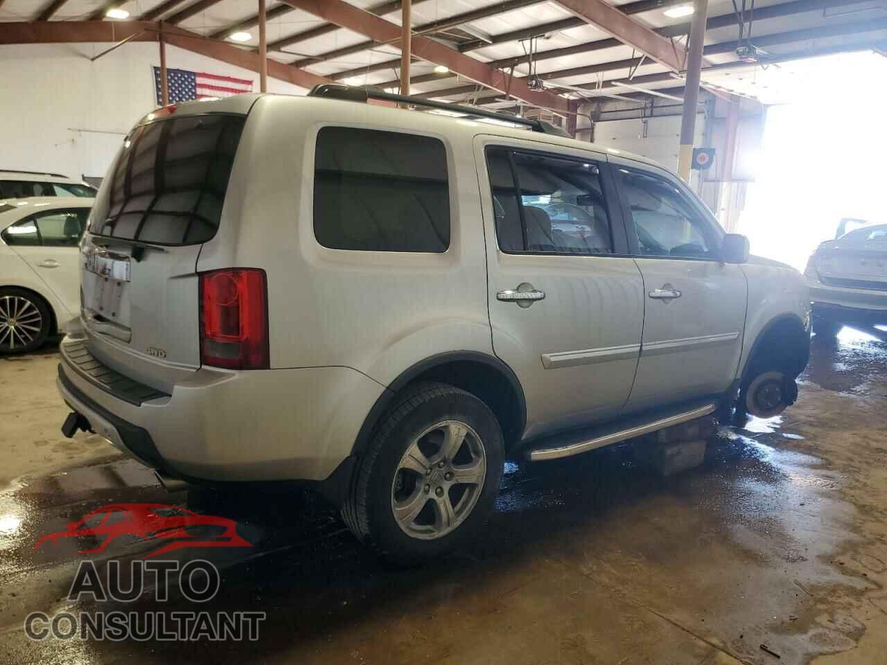 HONDA PILOT 2011 - 5FNYF4H51BB017919