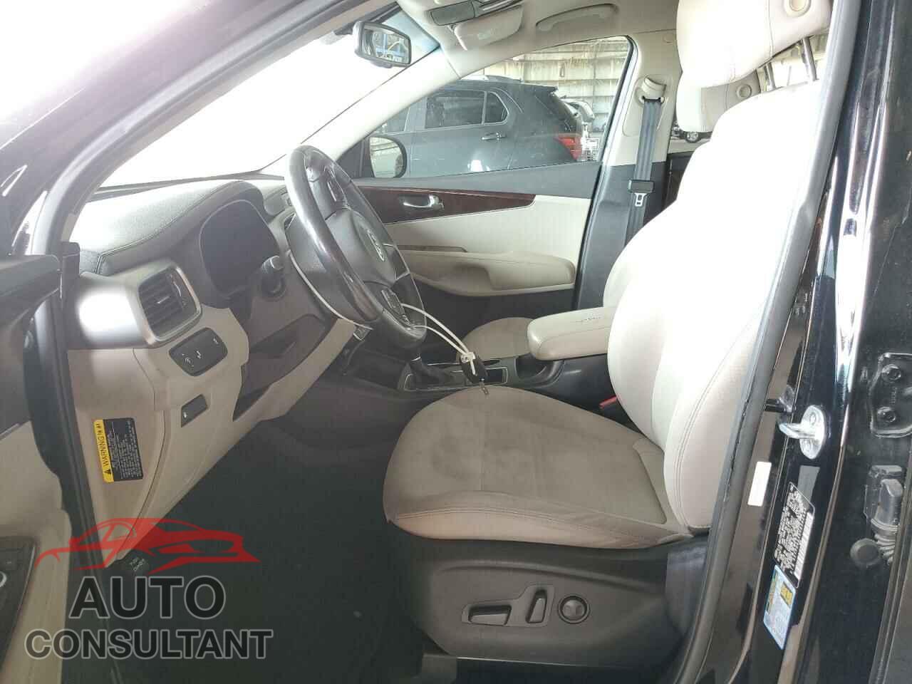 KIA SORENTO 2017 - 5XYPG4A55HG302482