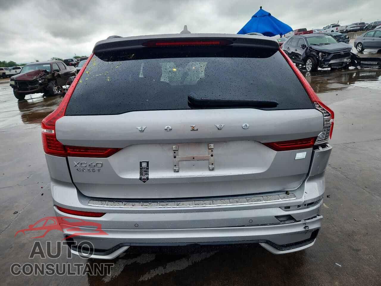 VOLVO XC60 2024 - YV4H60DL1R1872357