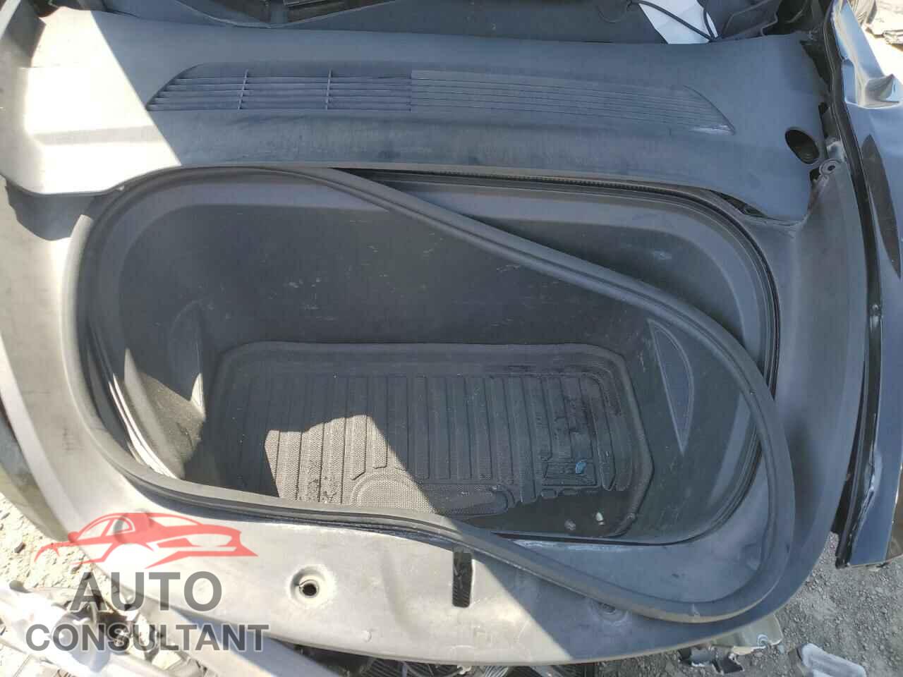 TESLA MODEL Y 2021 - 5YJYGDEF8MF092923