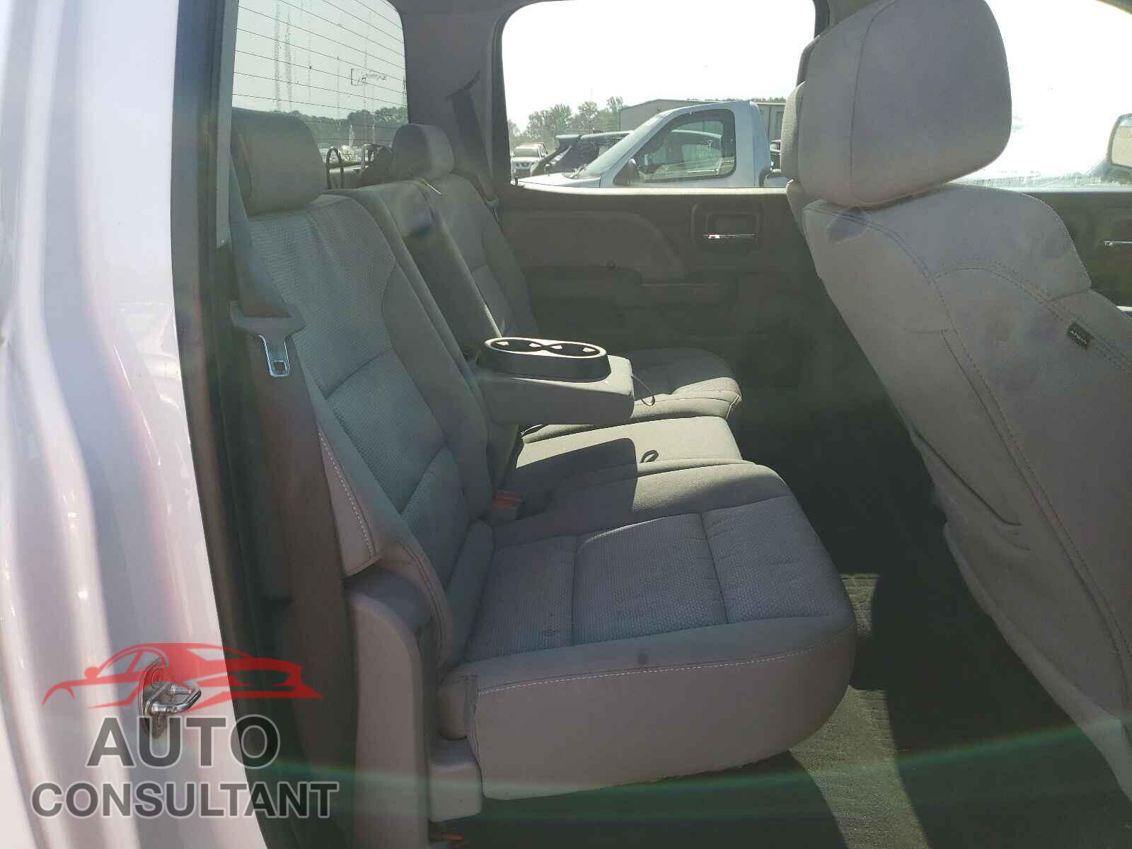CHEVROLET SILVERADO 2018 - 3GCUKPEC6JG595439
