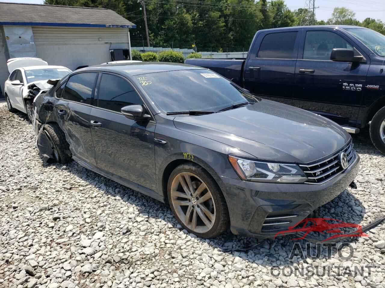 VOLKSWAGEN PASSAT 2018 - 1VWAA7A34JC024561