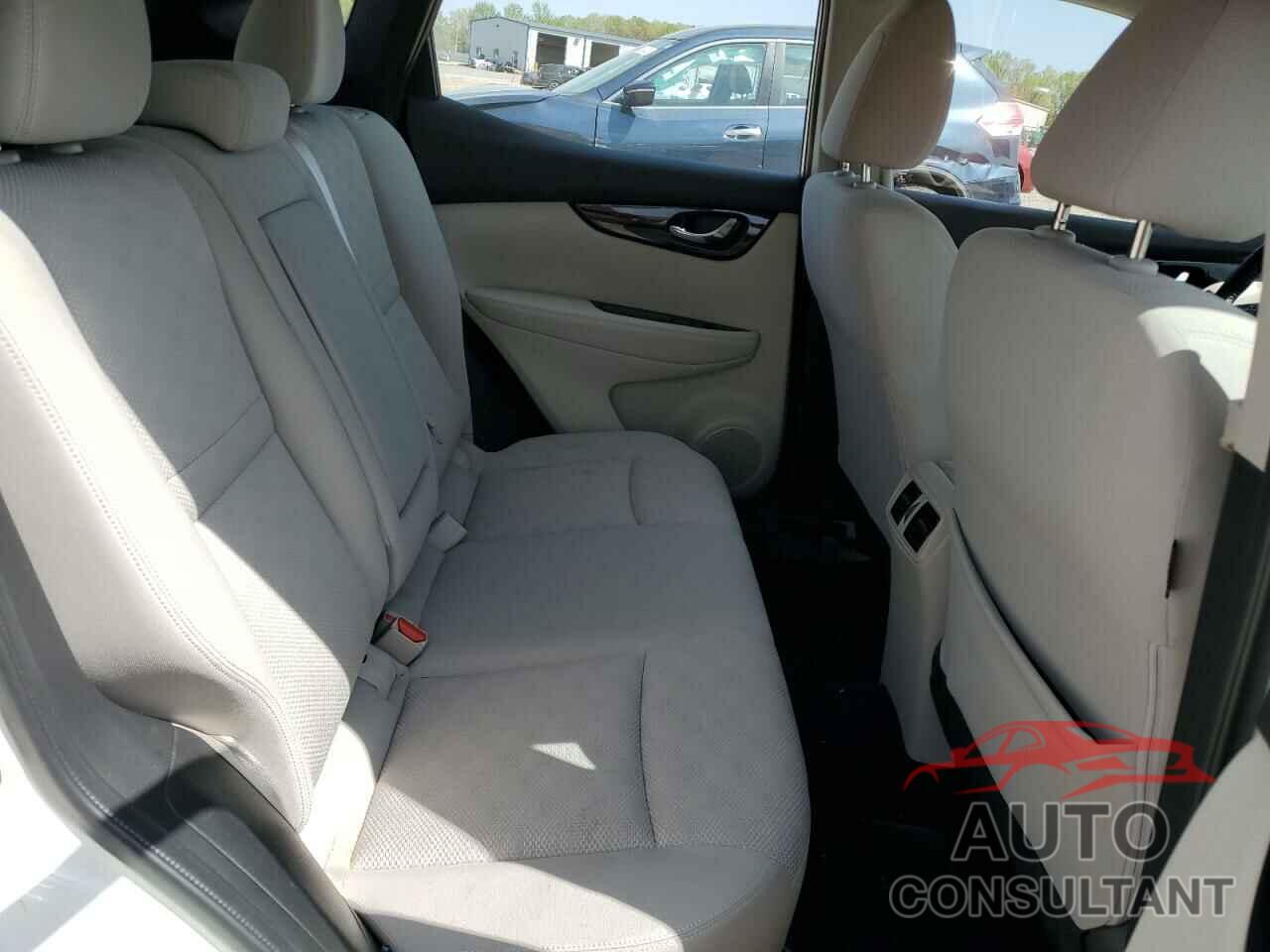 NISSAN ROGUE 2018 - JN1BJ1CP5JW164382