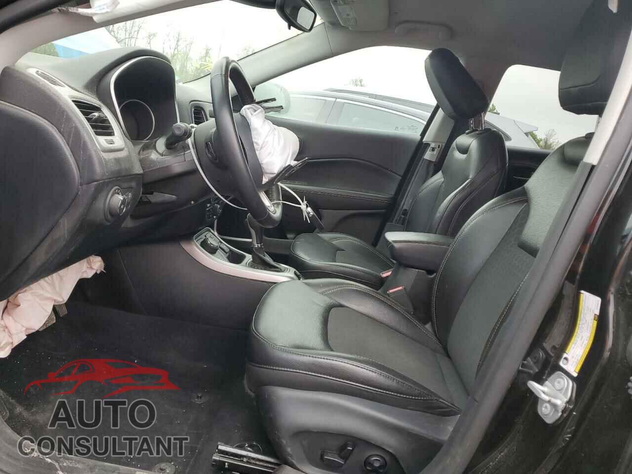 JEEP COMPASS 2019 - 3C4NJDBB7KT600075