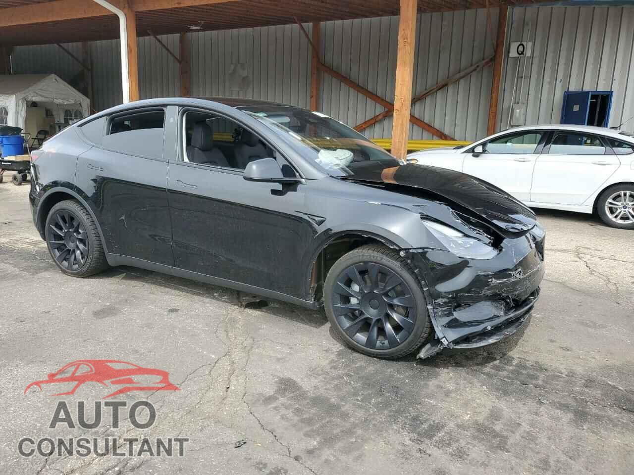 TESLA MODEL Y 2024 - 7SAYGAEE4RF071793