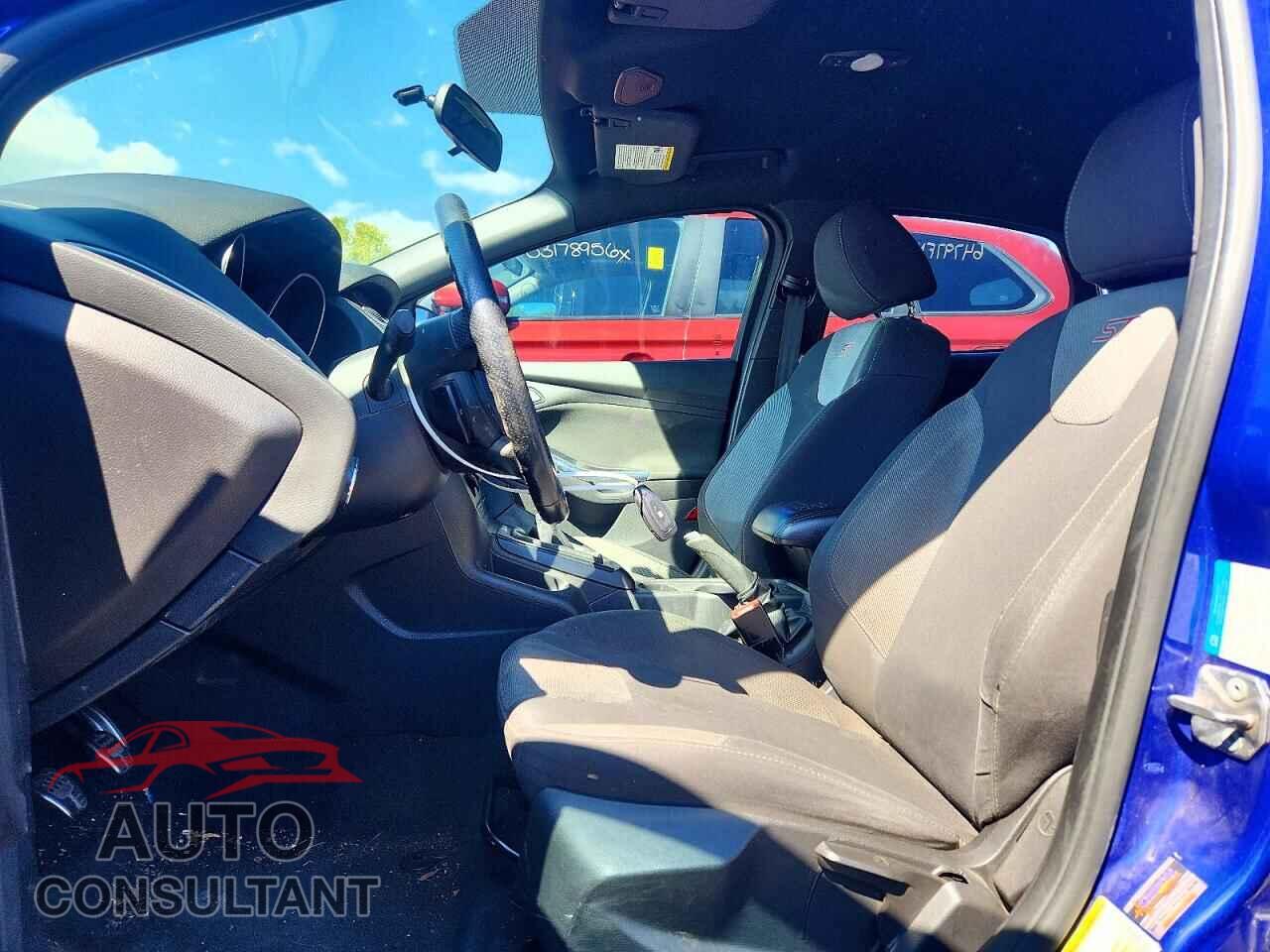 FORD FOCUS 2014 - 1FADP3L96EL456685