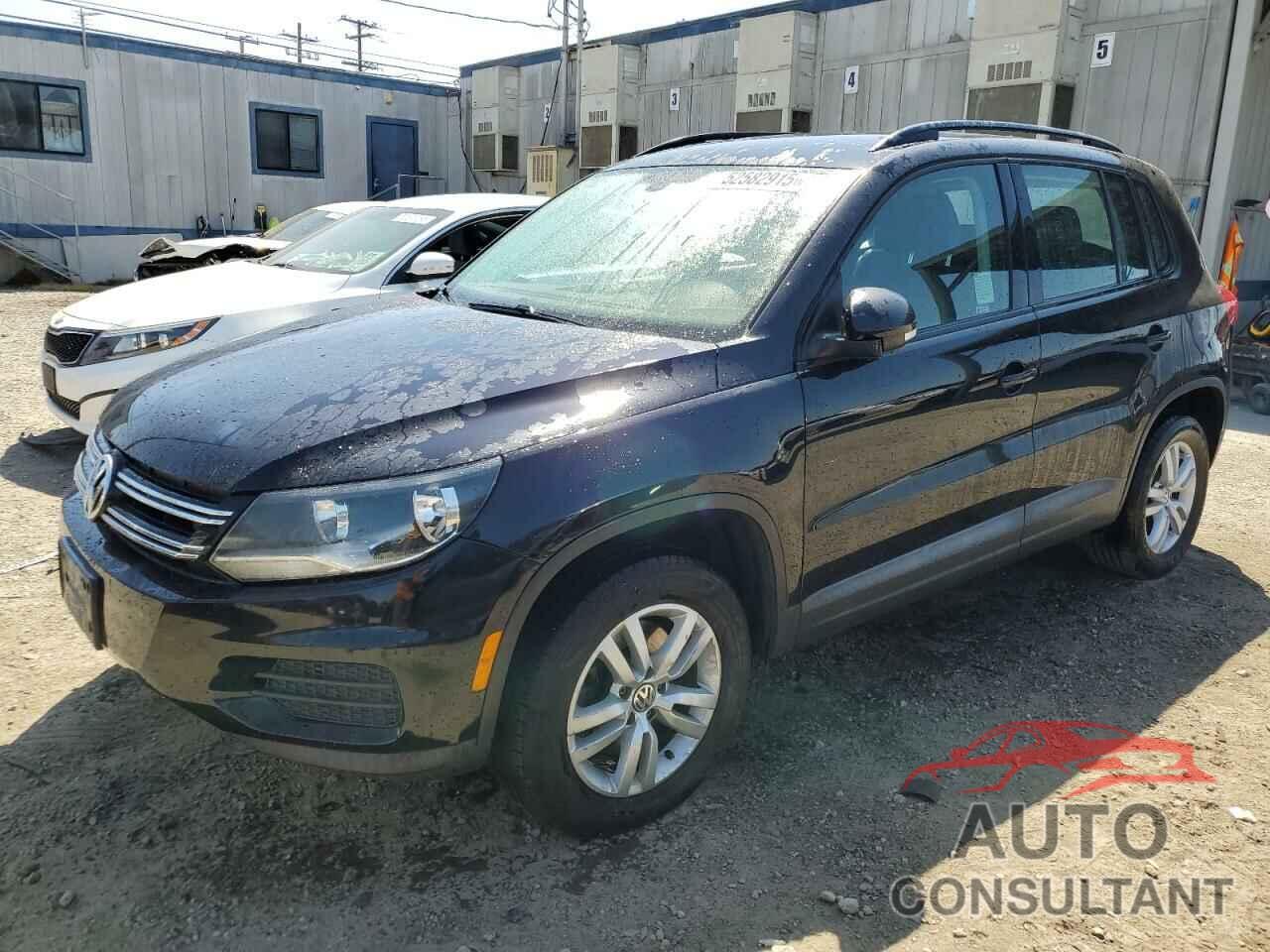 VOLKSWAGEN TIGUAN 2017 - WVGAV7AX5HK000095