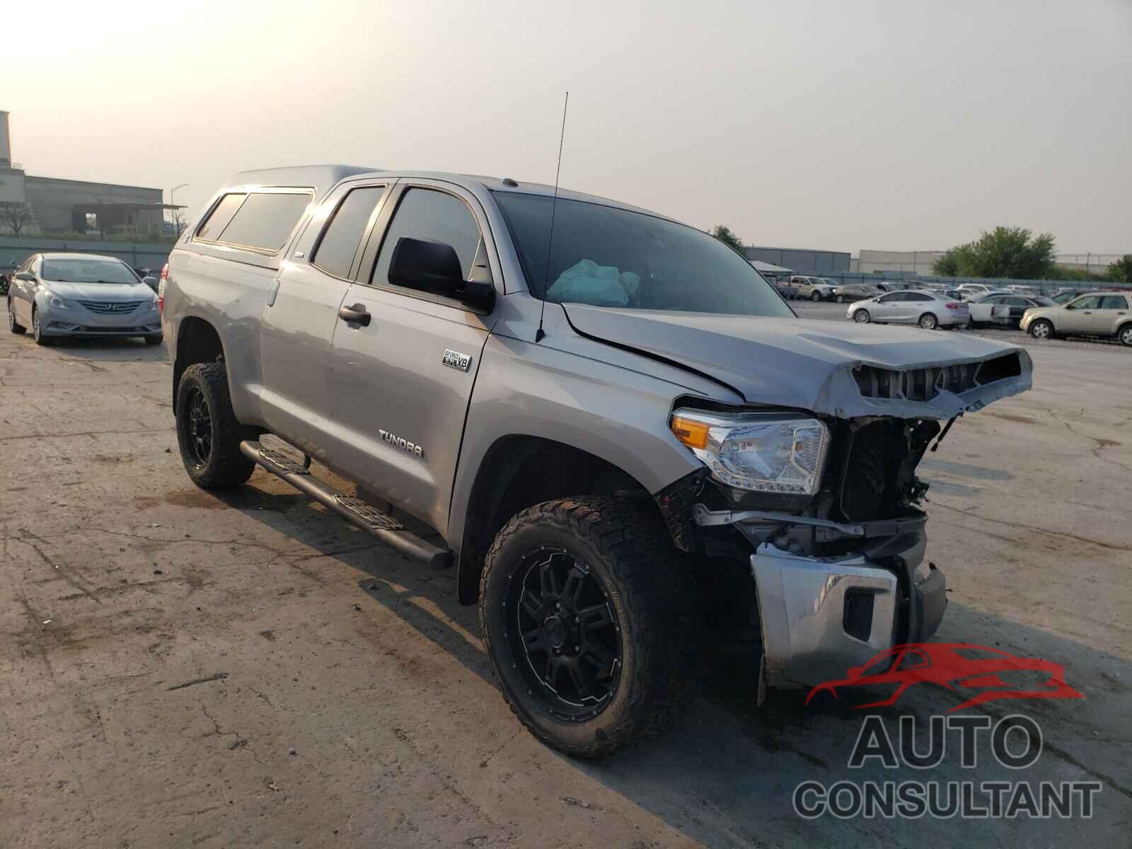 TOYOTA TUNDRA 2016 - 5TFUW5F16GX520203