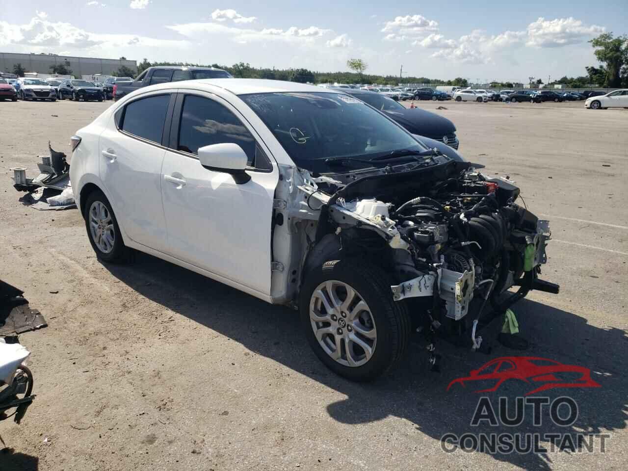TOYOTA YARIS 2017 - 3MYDLBYV5HY161712