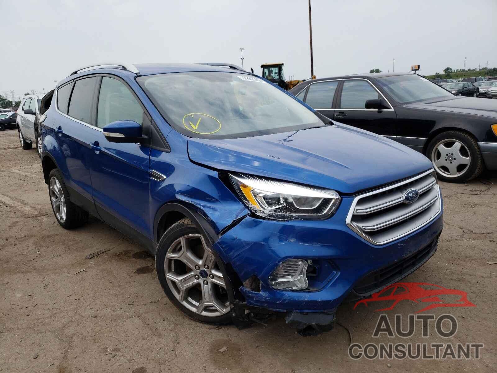 FORD ESCAPE 2017 - 1FMCU9J96HUB51735