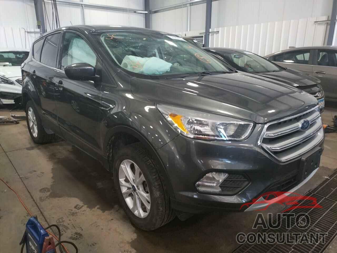 FORD ESCAPE 2017 - 1FMCU9GD4HUD76957