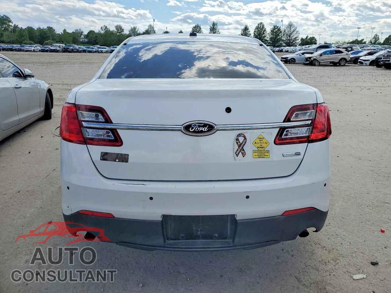 FORD TAURUS 2015 - 1FAHP2MK8FG132533