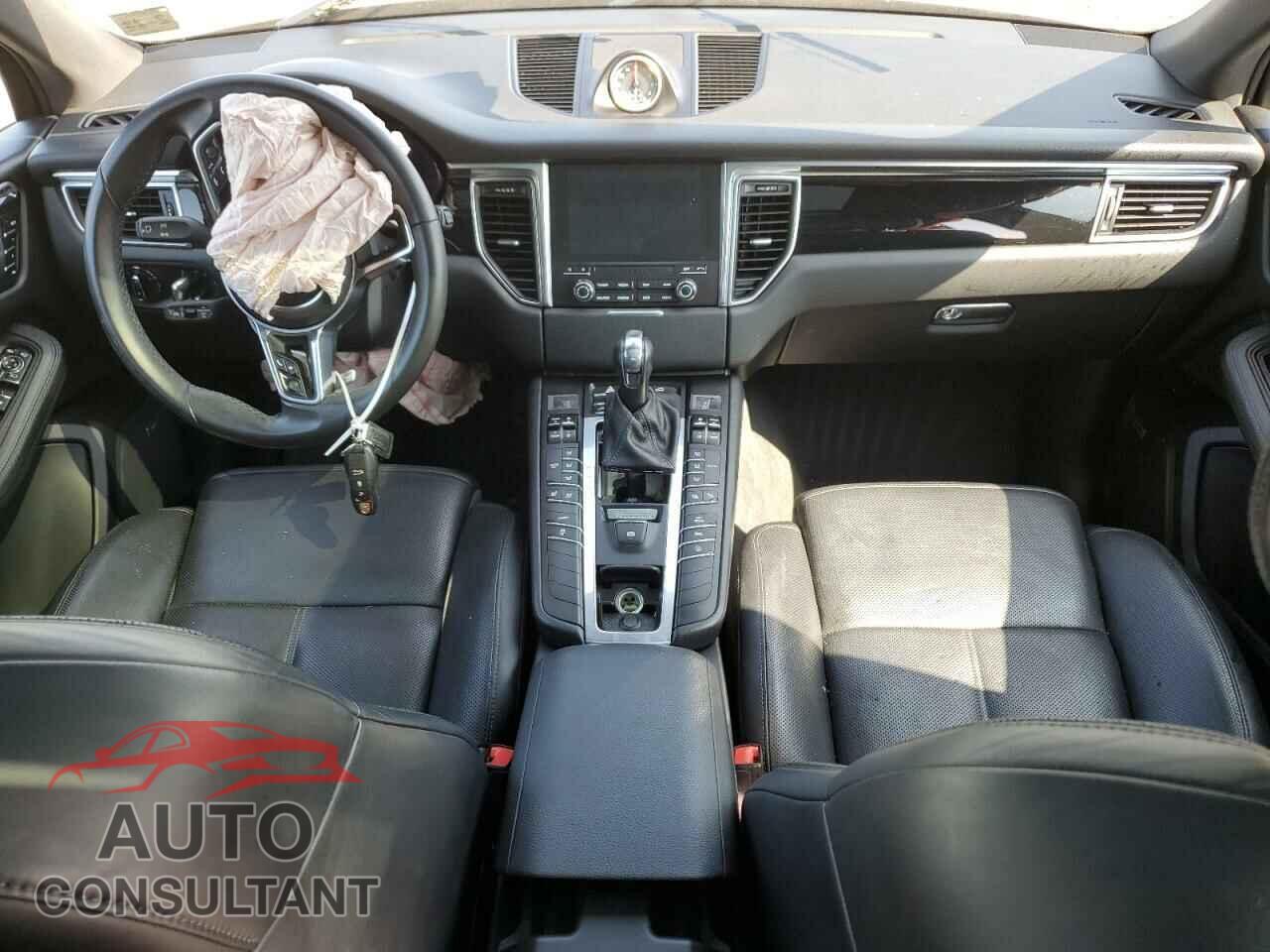 PORSCHE MACAN 2018 - WP1AA2A50JLB04736