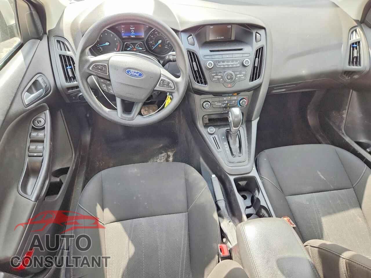 FORD FOCUS 2015 - 1FADP3F27FL209580