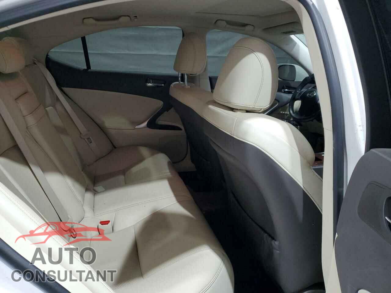 LEXUS IS 2012 - JTHCE5C28C5002402