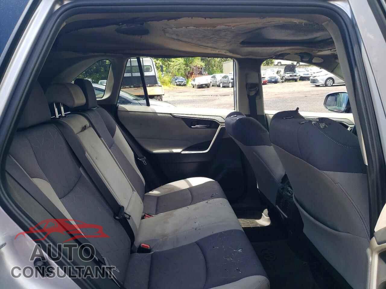 TOYOTA RAV4 2023 - JTMP1RFVXPD097777