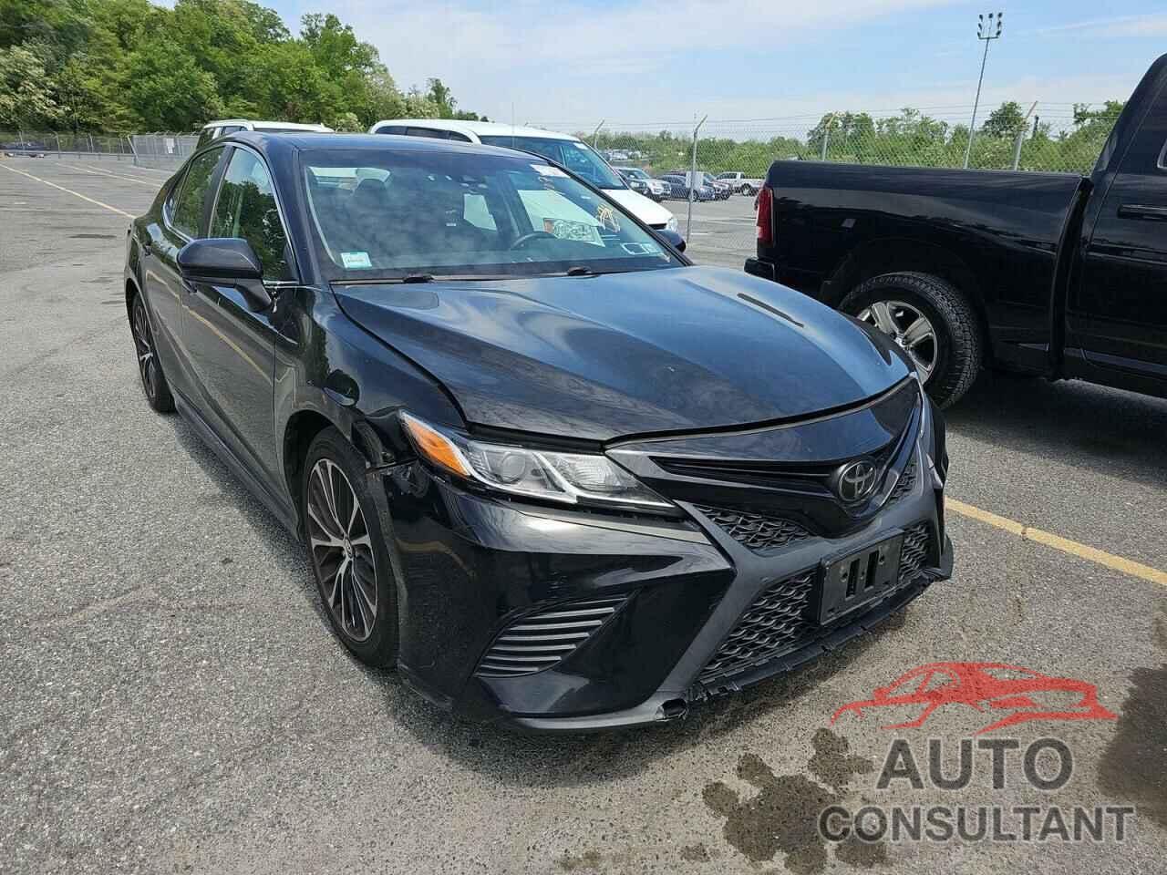 TOYOTA CAMRY 2018 - 4T1B11HK0JU062456