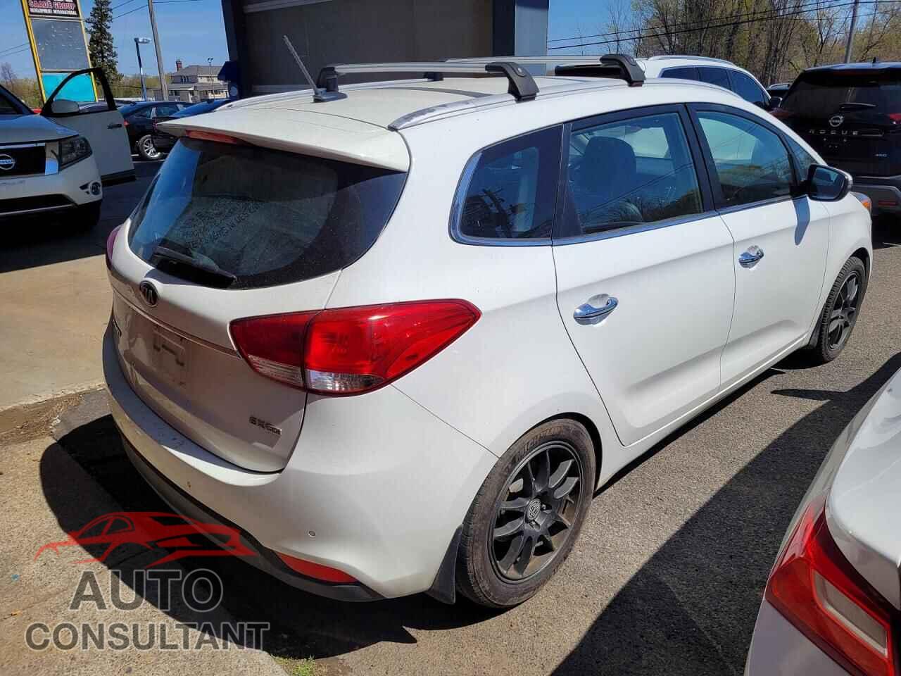 KIA RONDO 2014 - KNAHU8A32E7010880