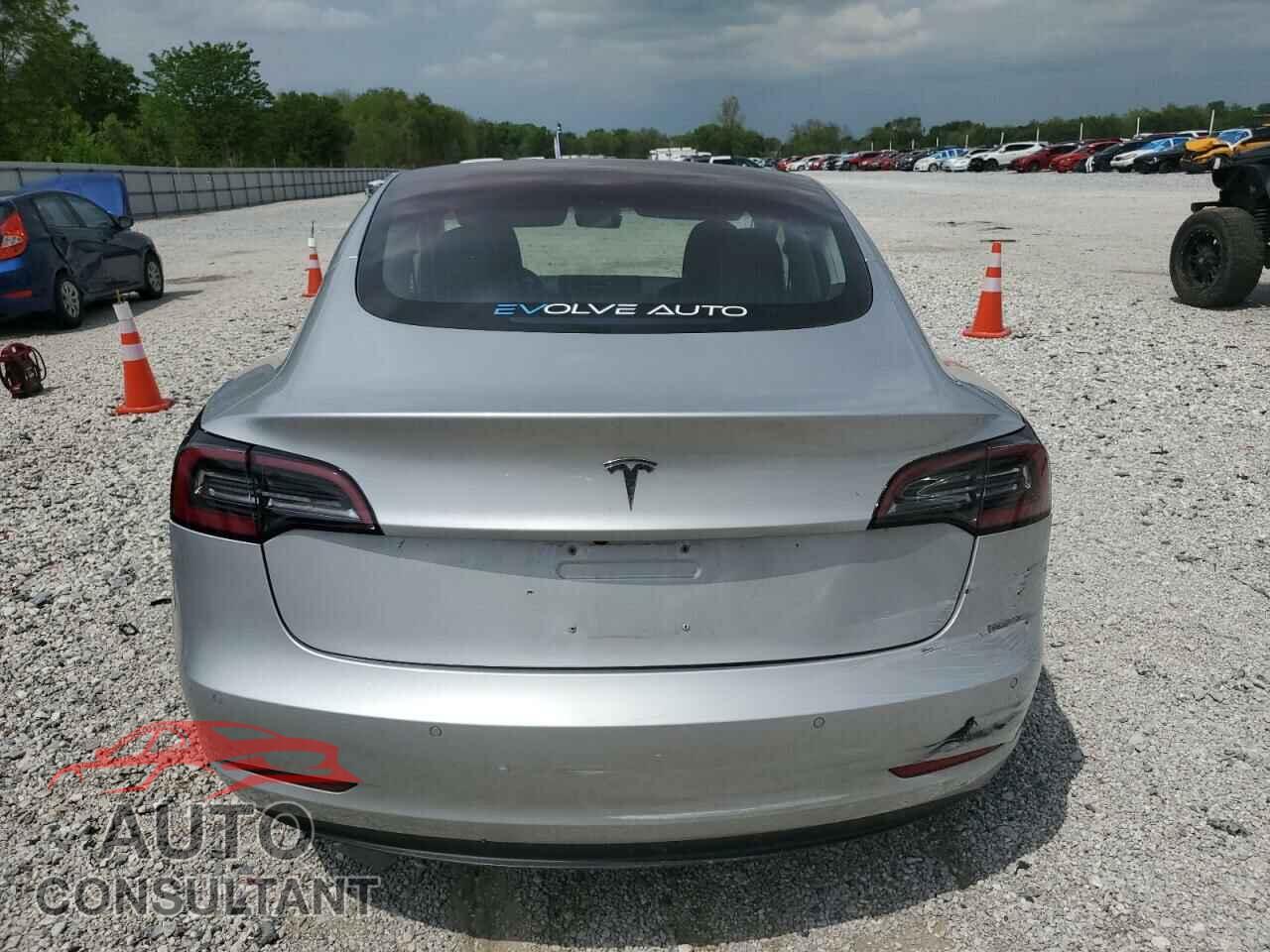 TESLA MODEL 3 2018 - 5YJ3E1EA2JF015317