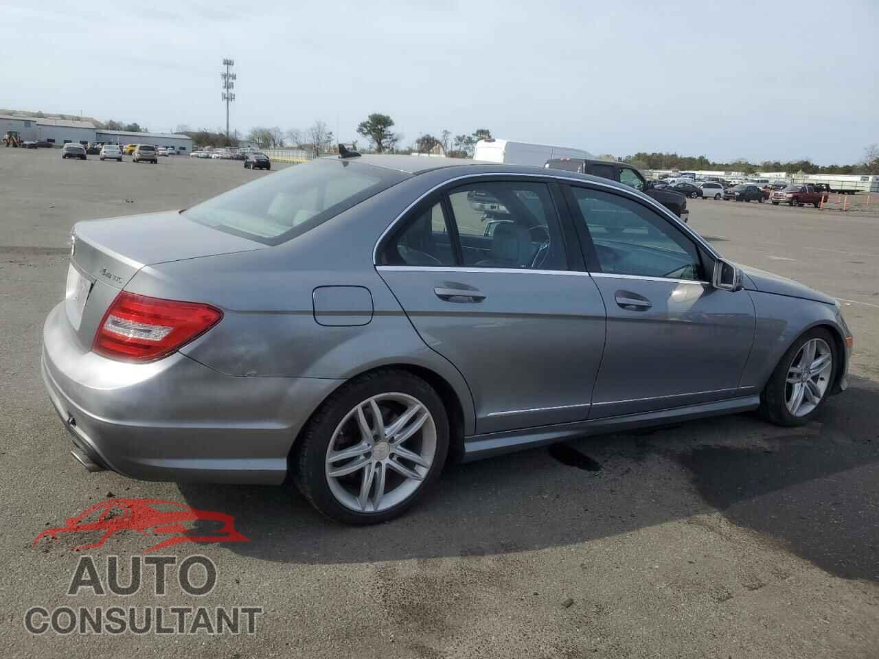 MERCEDES-BENZ C-CLASS 2012 - WDDGF8BB2CA604776