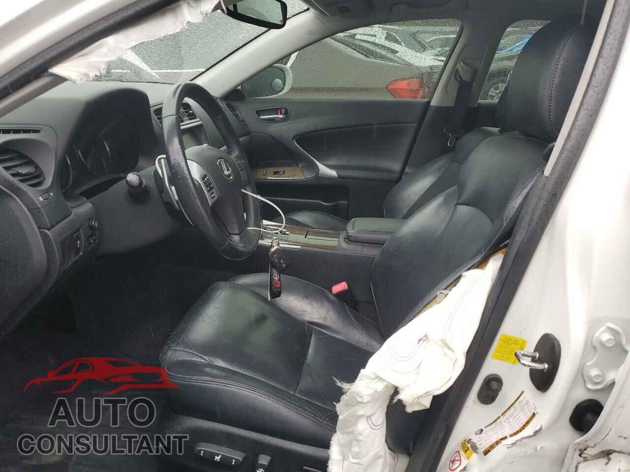 LEXUS IS 2013 - JTHCF5C2XD5062048