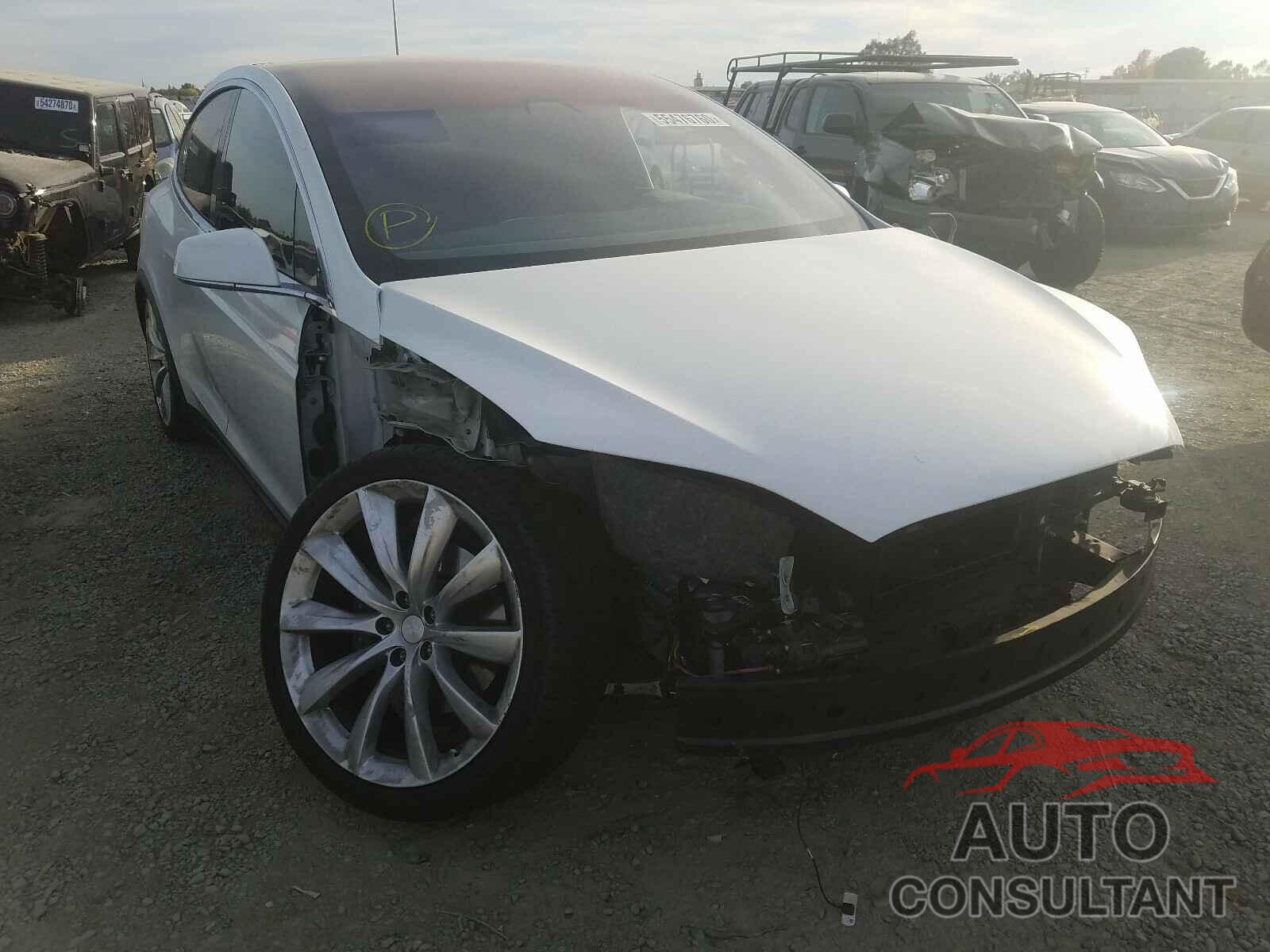 TESLA MODEL X 2017 - 5YJXCAE21HF044172