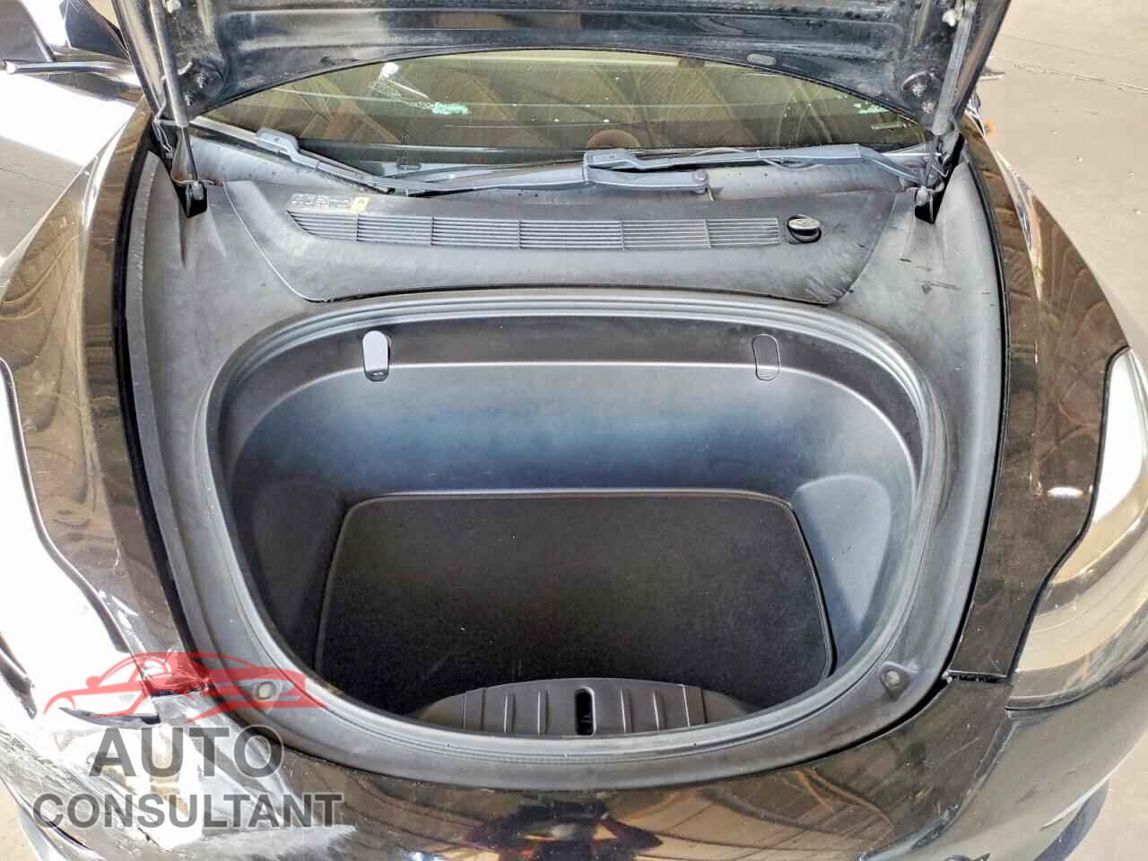 TESLA MODEL 3 2018 - 5YJ3E1EA9JF044118