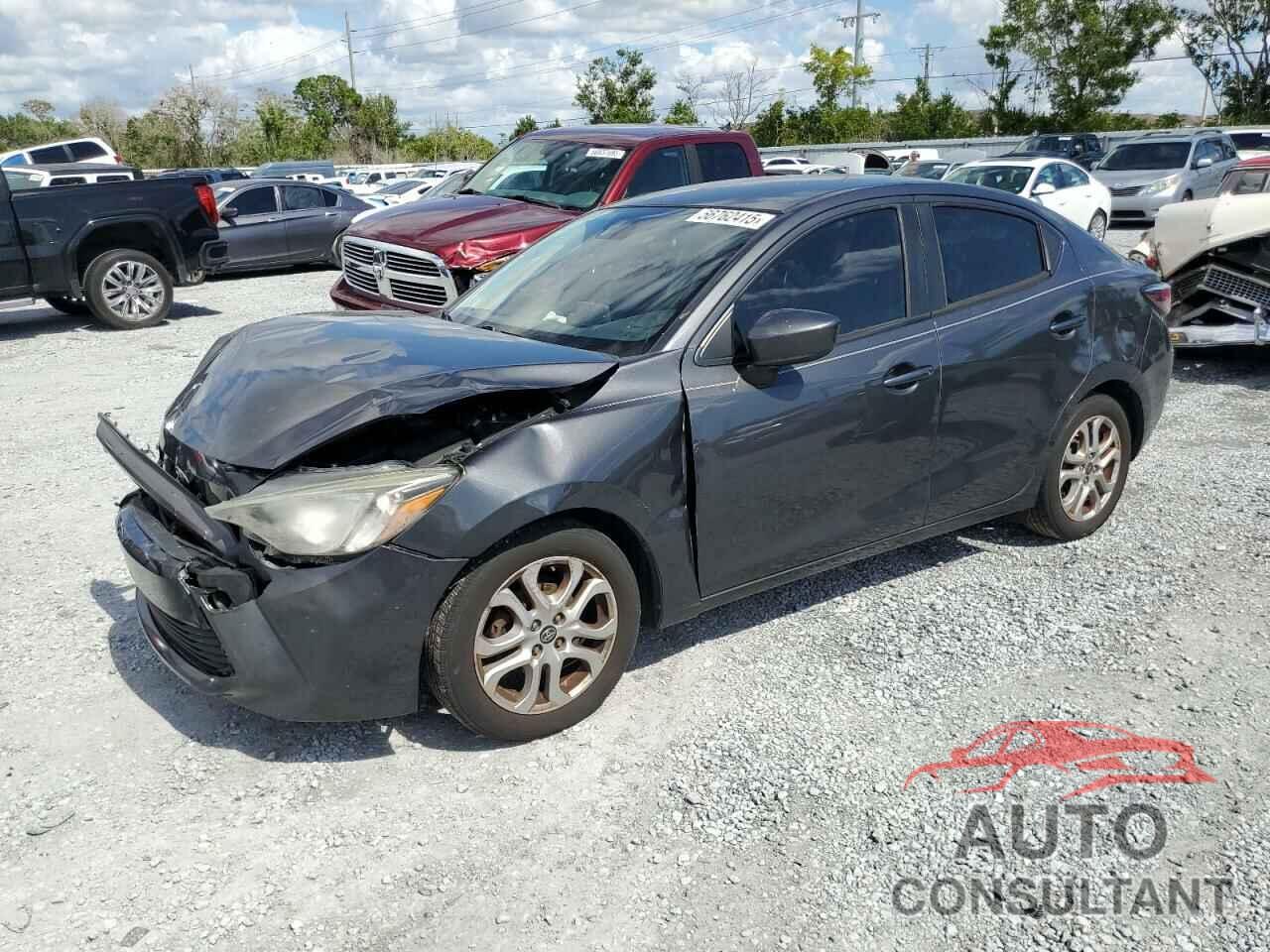 TOYOTA YARIS 2017 - 3MYDLBYV3HY186043