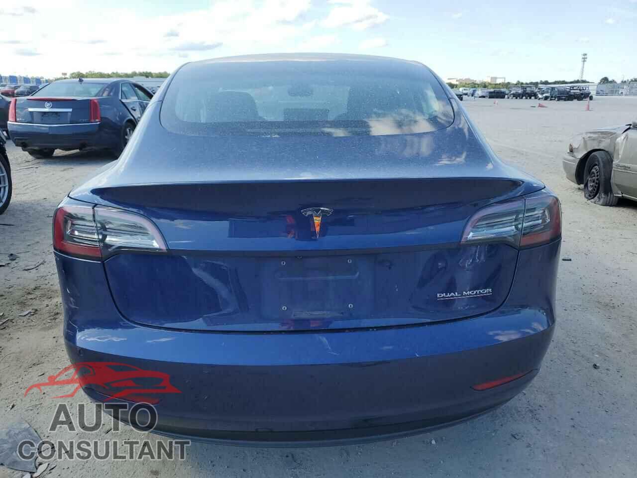 TESLA MODEL 3 2018 - 5YJ3E1EB0JF094527