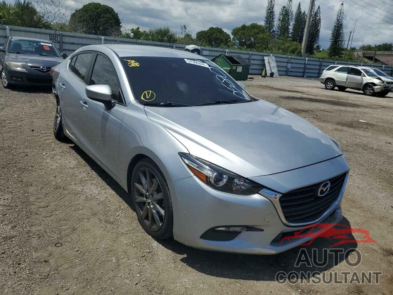 MAZDA 3 2018 - 3MZBN1V30JM180580