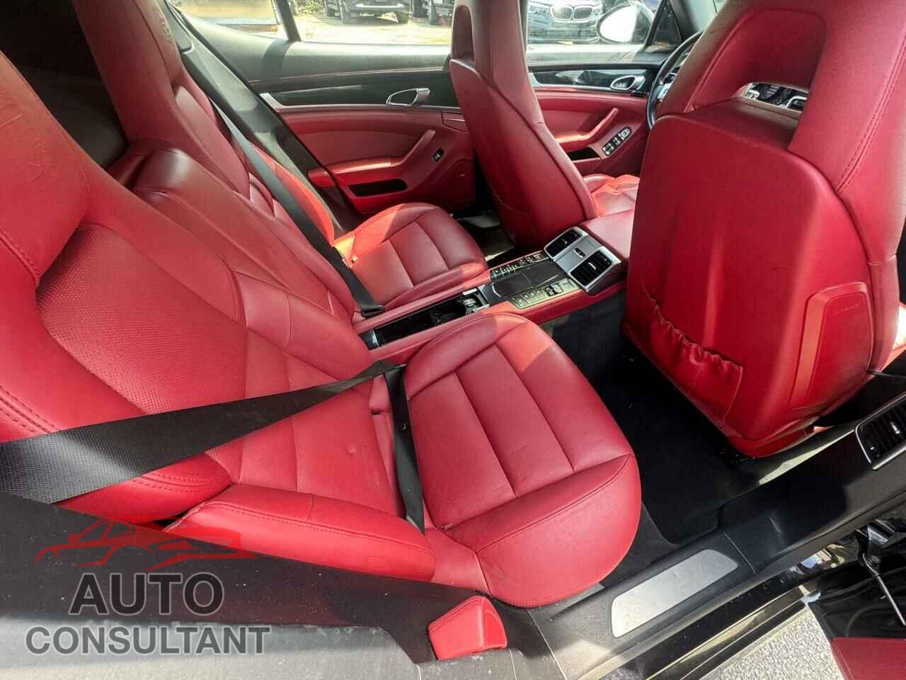 PORSCHE PANAMERA 2016 - WP0AA2A71GL000493