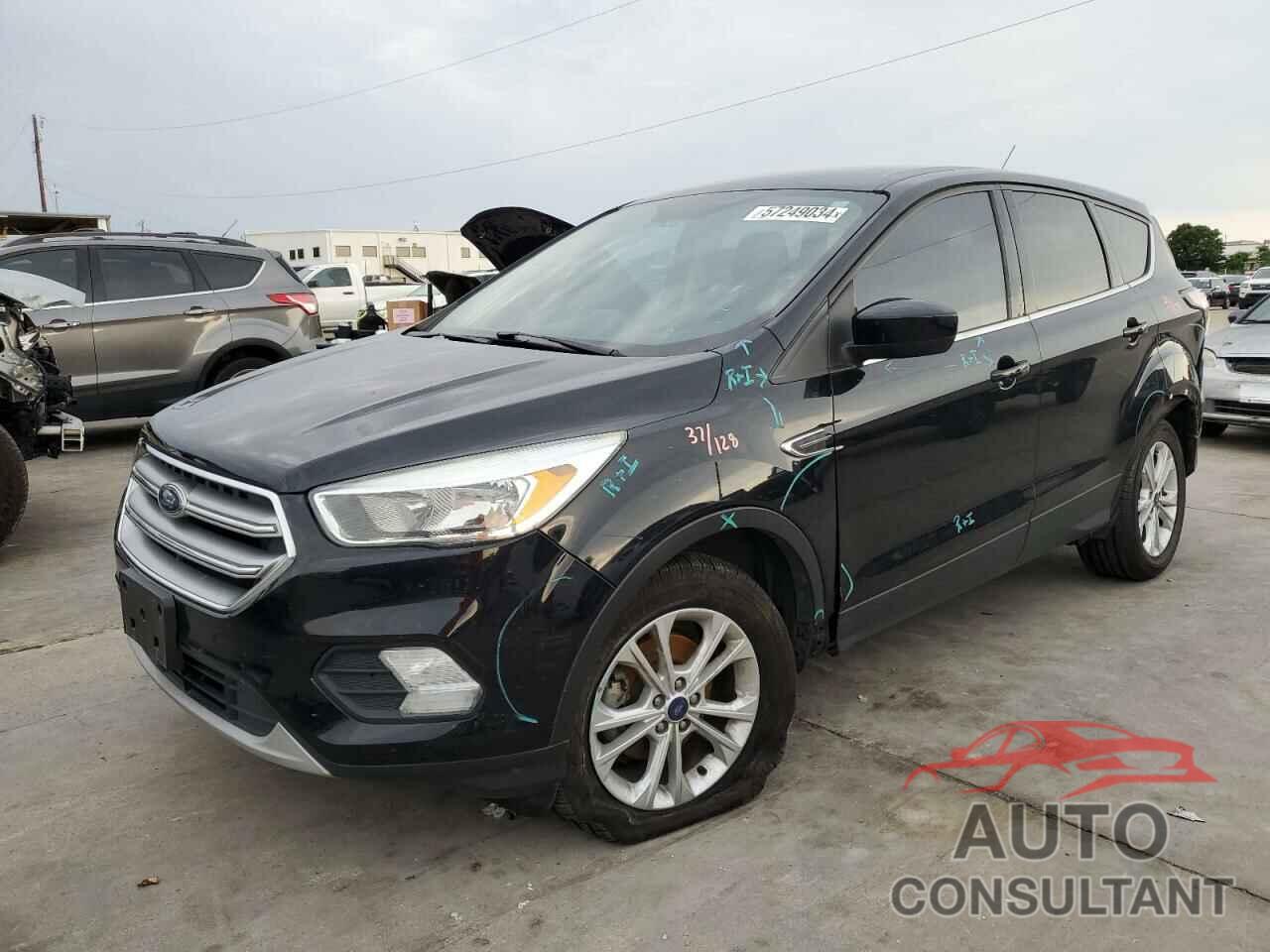 FORD ESCAPE 2017 - 1FMCU0GD5HUC79455