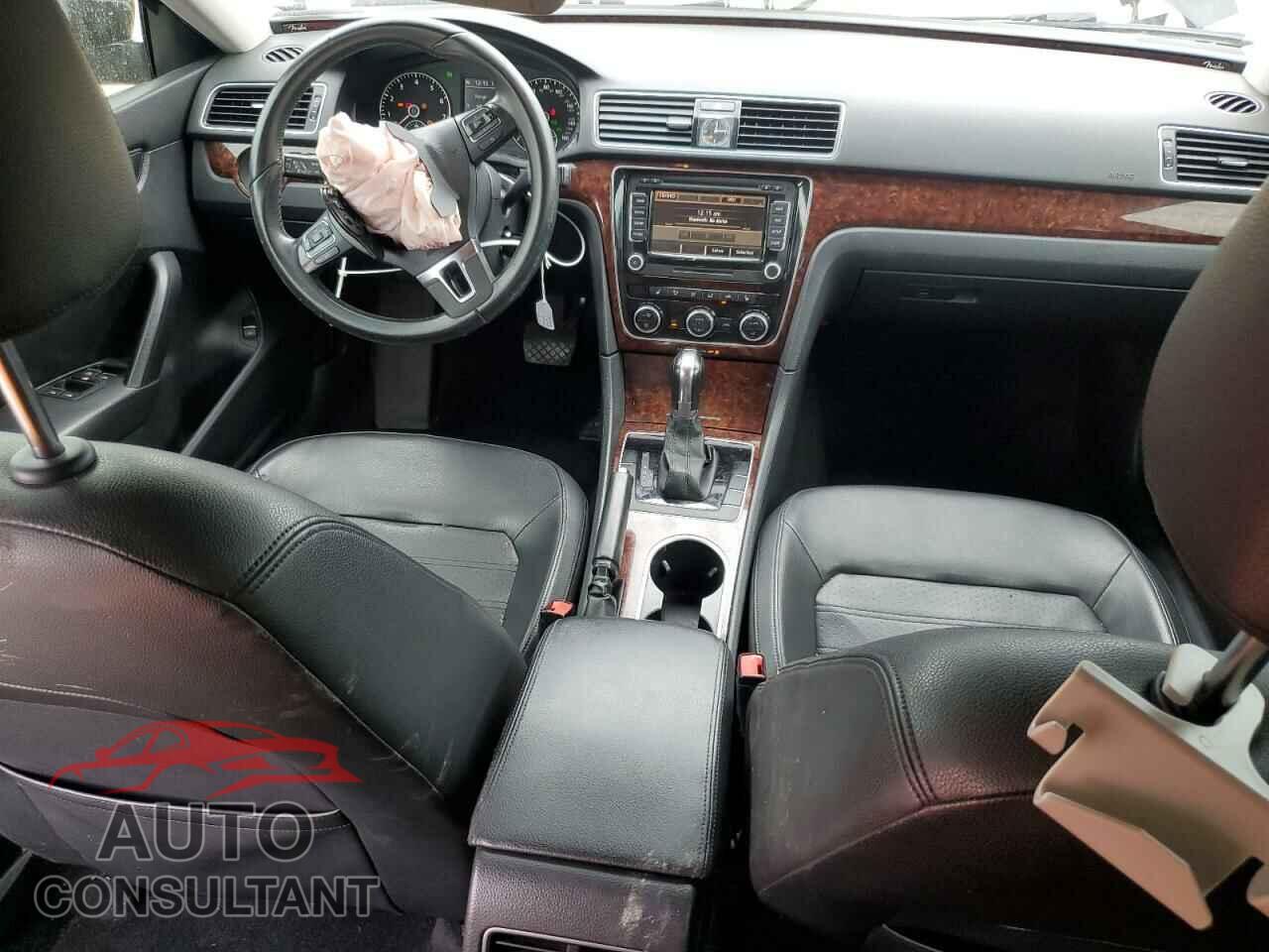 VOLKSWAGEN PASSAT 2013 - 1VWCH7A32DC088719