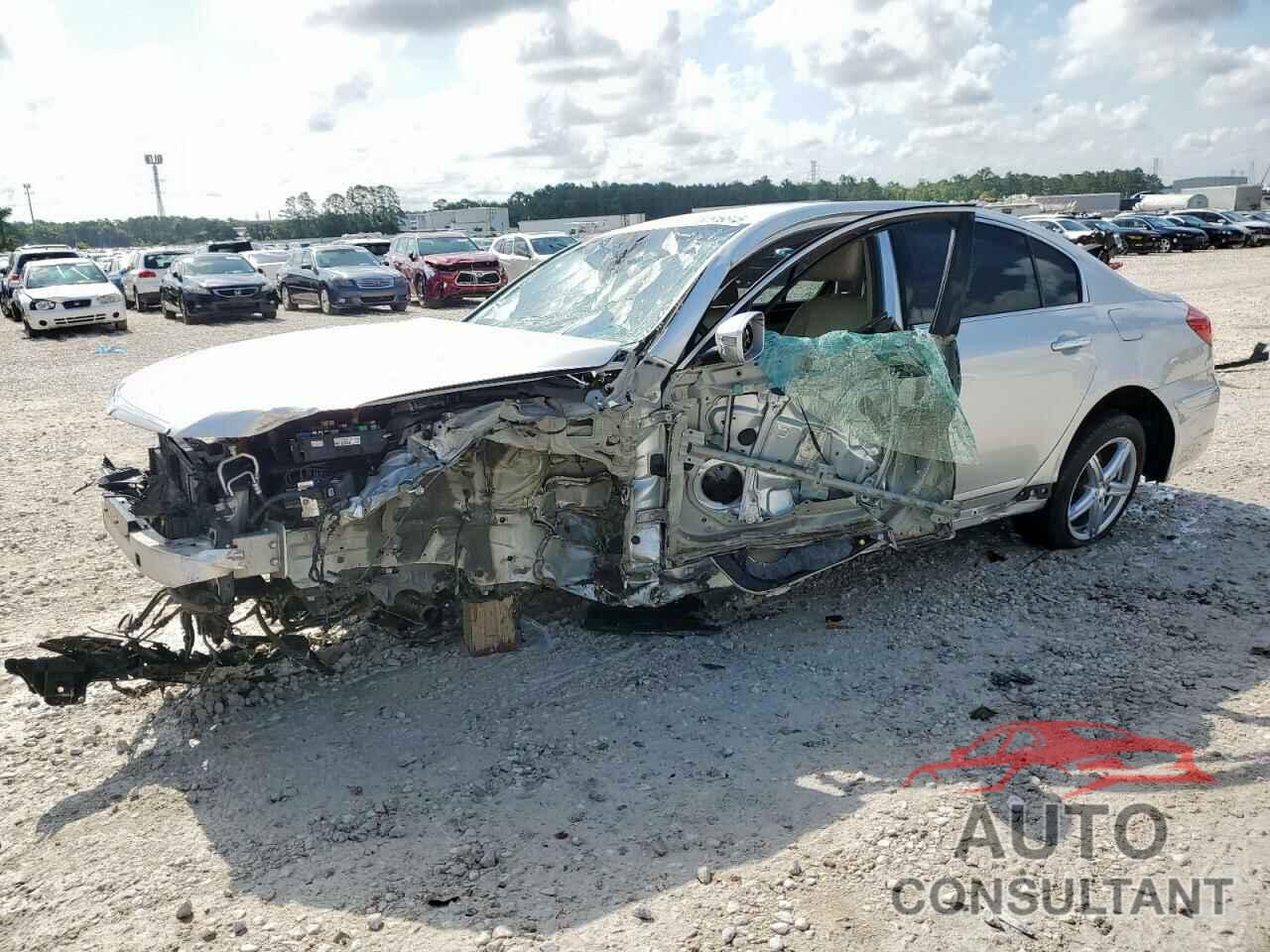 HYUNDAI GENESIS 2013 - KMHGC4DD3DU220138