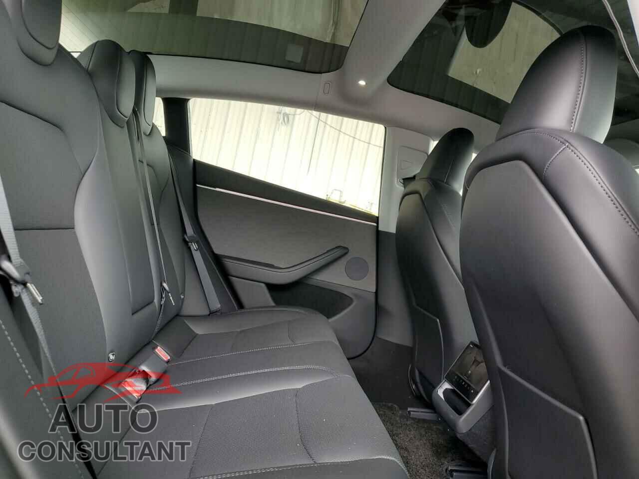 TESLA MODEL 3 2024 - 5YJ3E1EA0RF732763