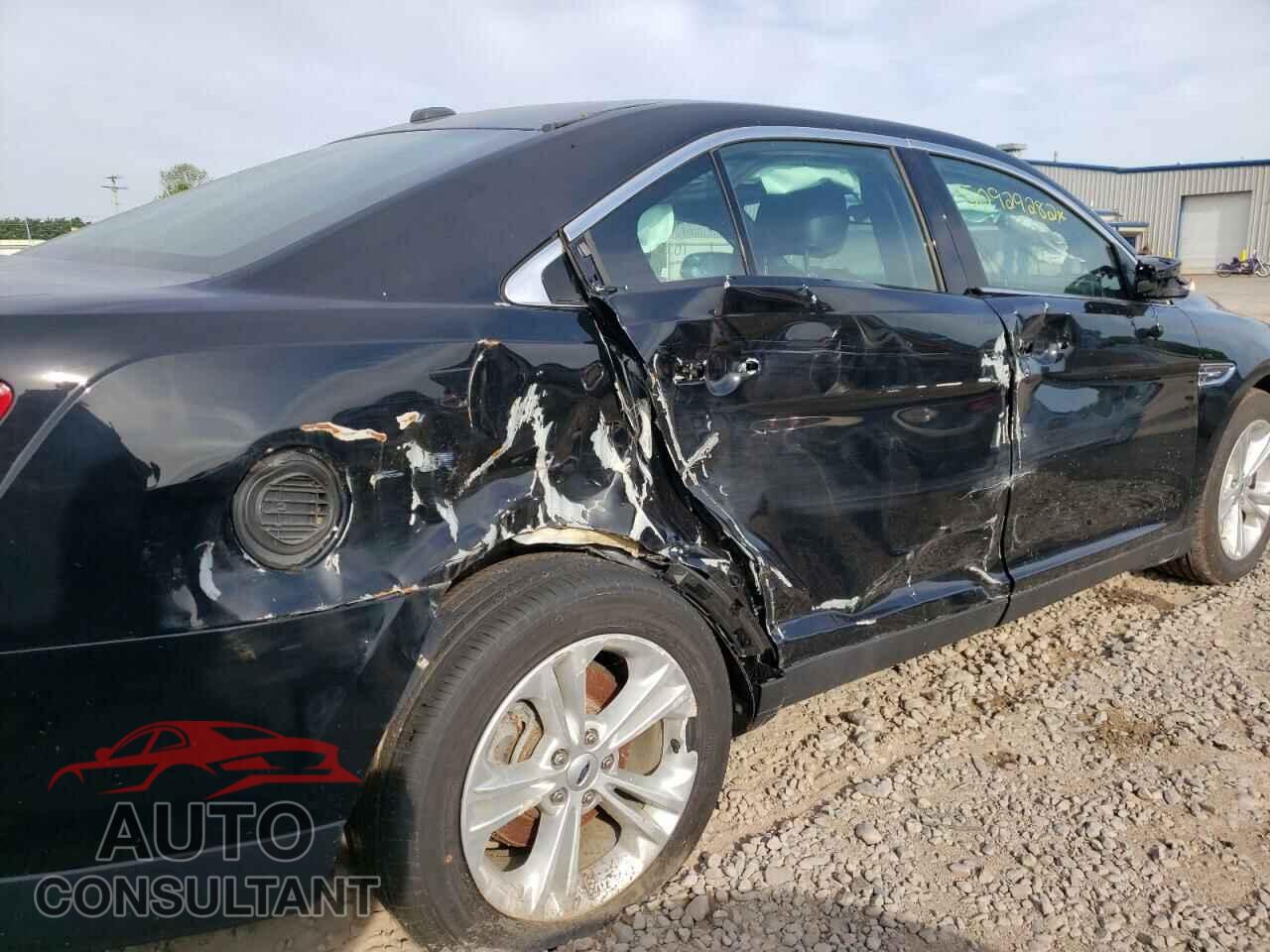 FORD TAURUS 2017 - 1FAHP2H88HG127351